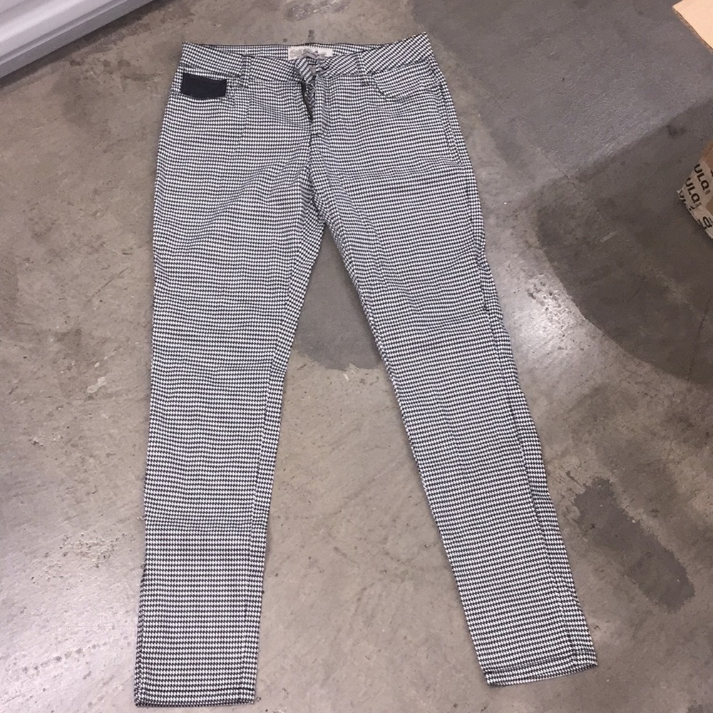Used Women’s Pants Size 8 IQ Authentic Brand